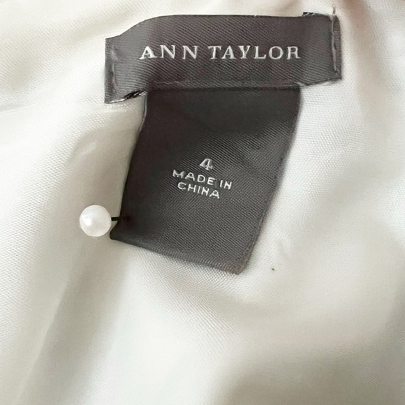 Ann Taylor Cream and Black Embroidered Linen Fit and Flare Dress Size 4 - Picture 9 of 10